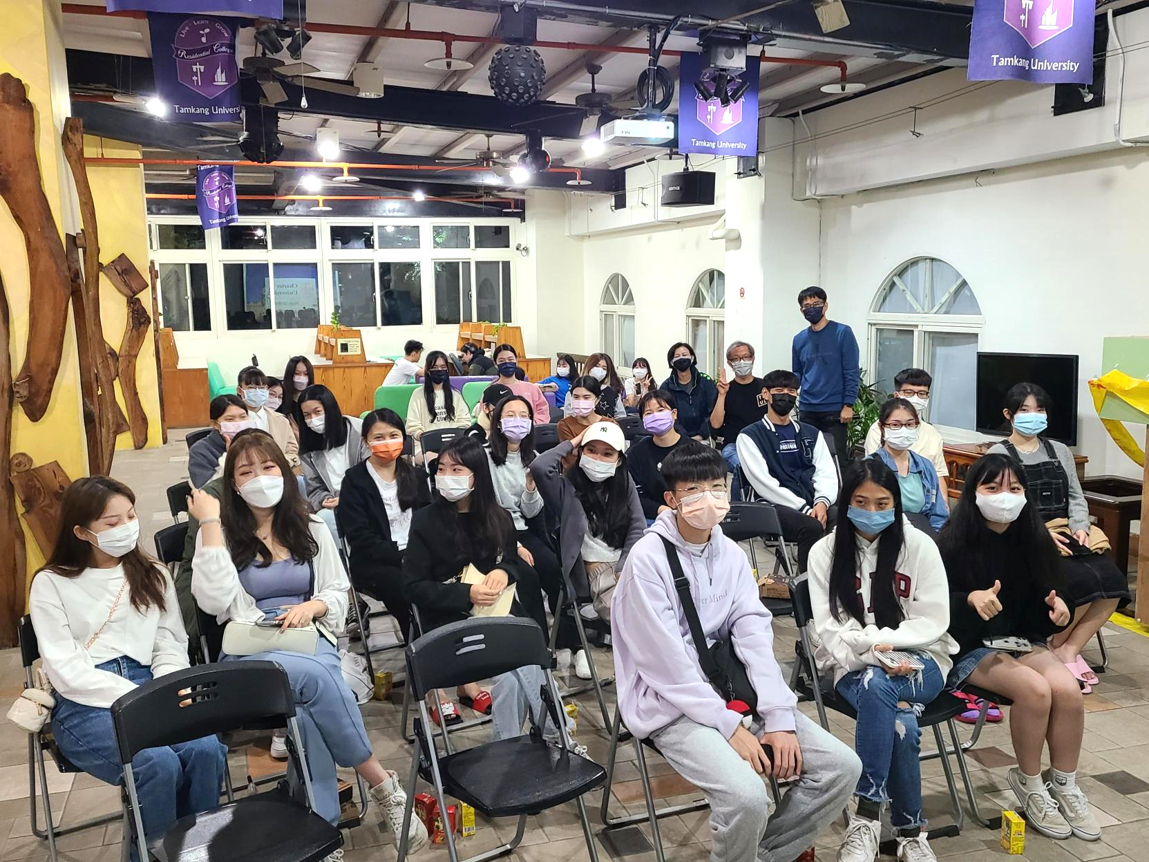Junior_Abroad_Program_1_Image1
