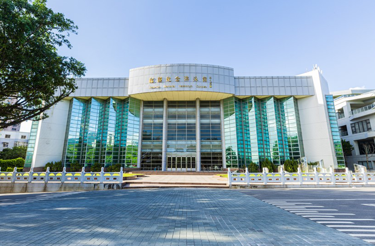 清晨游泳館